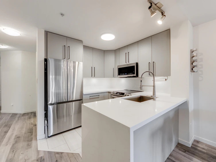 212-3278 Heather Street, Vancouver, BC, V5Z 4R9 - 3