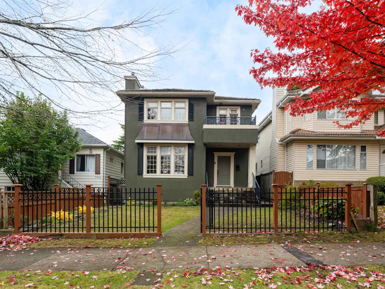 7949 Montcalm Street, Vancouver, BC, V6P 4P2
