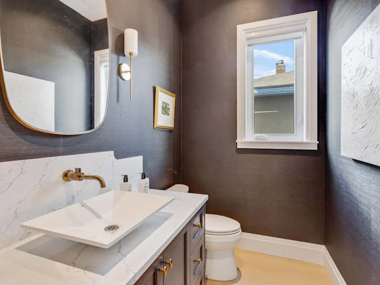 345 E 20th Street, North Vancouver, BC, V7L 3A8 - 8