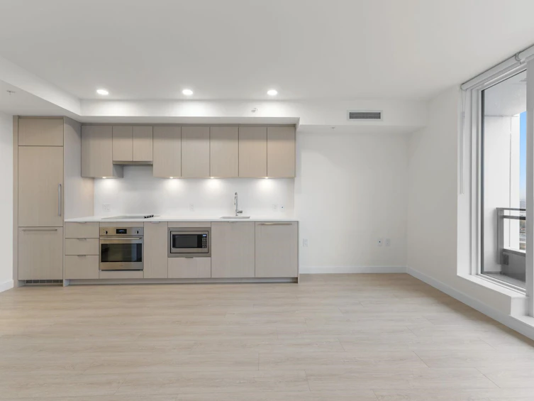 1810-13675 107a Avenue, Surrey, BC, V3T 2H3 - 13