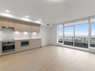 1810-13675 107a Avenue - 5