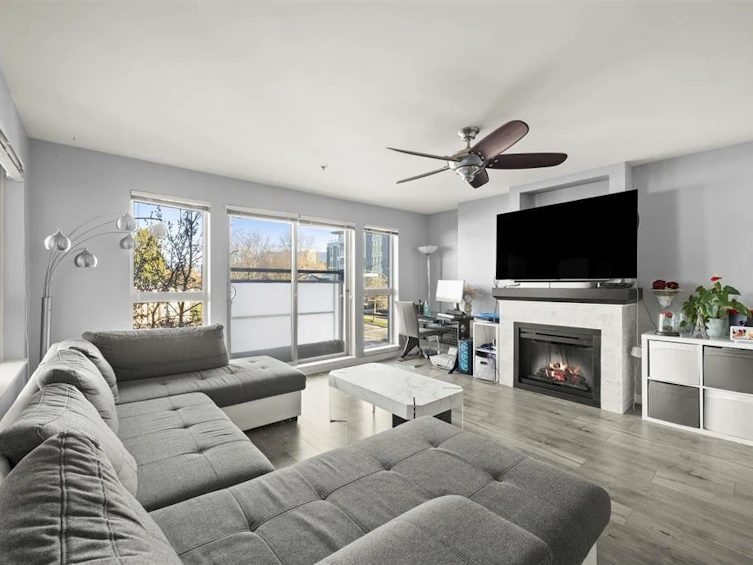 317-405 Skeena Street, Vancouver, BC, V5K 0A3 - 2