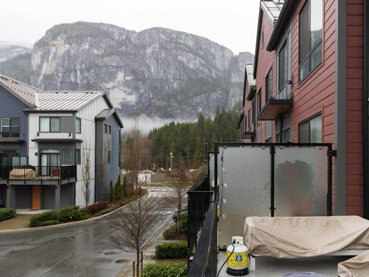 37995 Helm Way, Squamish, BC, V8B 2A1 - 26