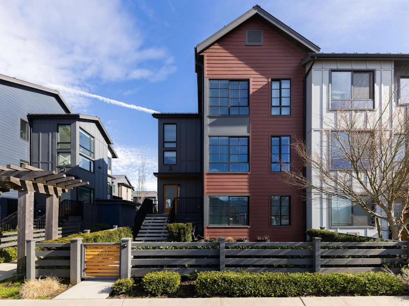 37995 Helm Way, Squamish BC