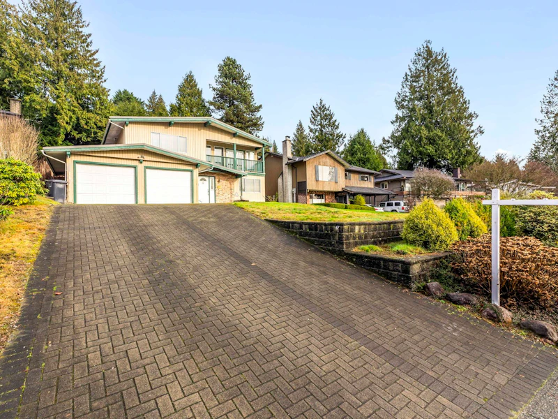 317 Gloucester Court, Coquitlam BC V3K 5S6