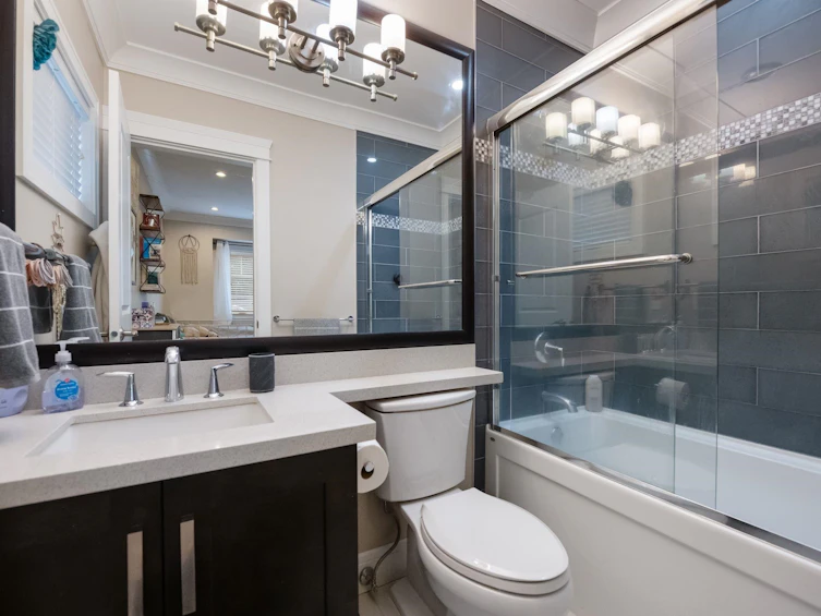 2798 W 19th Avenue, Vancouver, BC, V6L 1E3 - 24