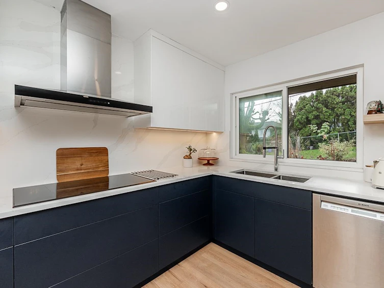 9150 Wilberforce Street, Burnaby, BC, V3N 4C6 - 18