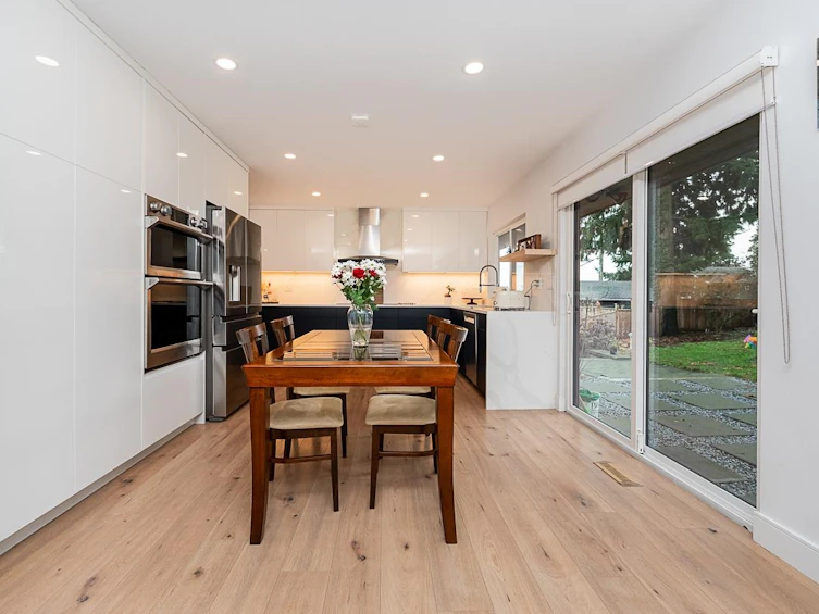 9150 Wilberforce Street, Burnaby, BC, V3N 4C6 - 13