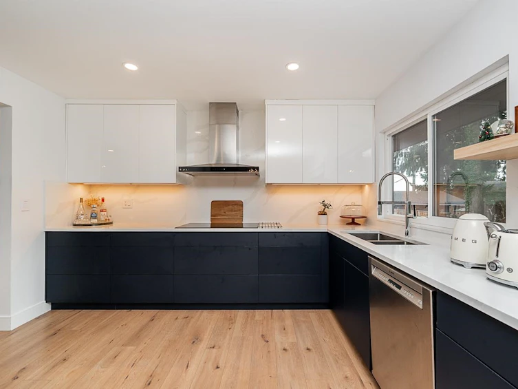 9150 Wilberforce Street, Burnaby, BC, V3N 4C6 - 15