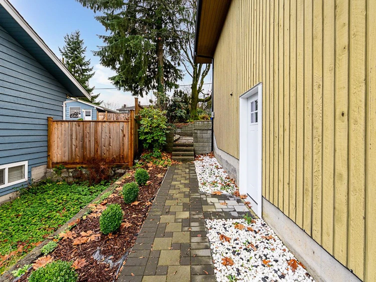 9150 Wilberforce Street, Burnaby, BC, V3N 4C6 - 28
