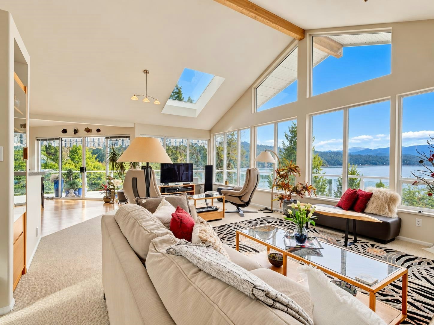 6484 N Gale Avenue, Sechelt, BC, V7Z 0L1 - 13