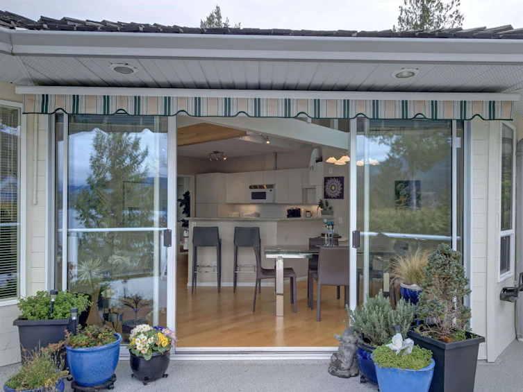6484 N Gale Avenue, Sechelt, BC, V7Z 0L1 - 12