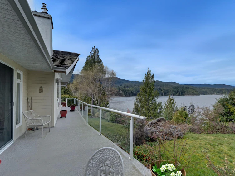 6484 N Gale Avenue, Sechelt, BC, V7Z 0L1 - 8
