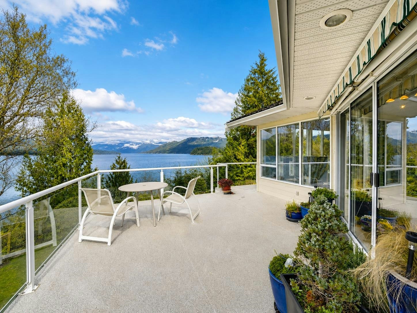 6484 N Gale Avenue, Sechelt, BC, V7Z 0L1 - 25