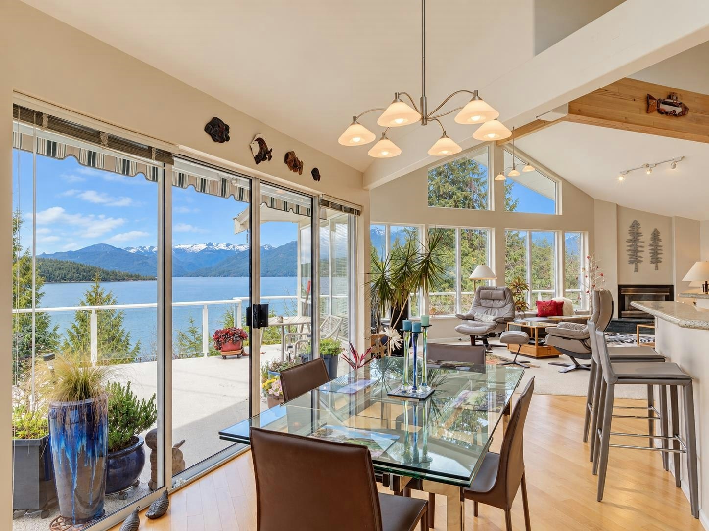 6484 N Gale Avenue, Sechelt, BC, V7Z 0L1 - 22