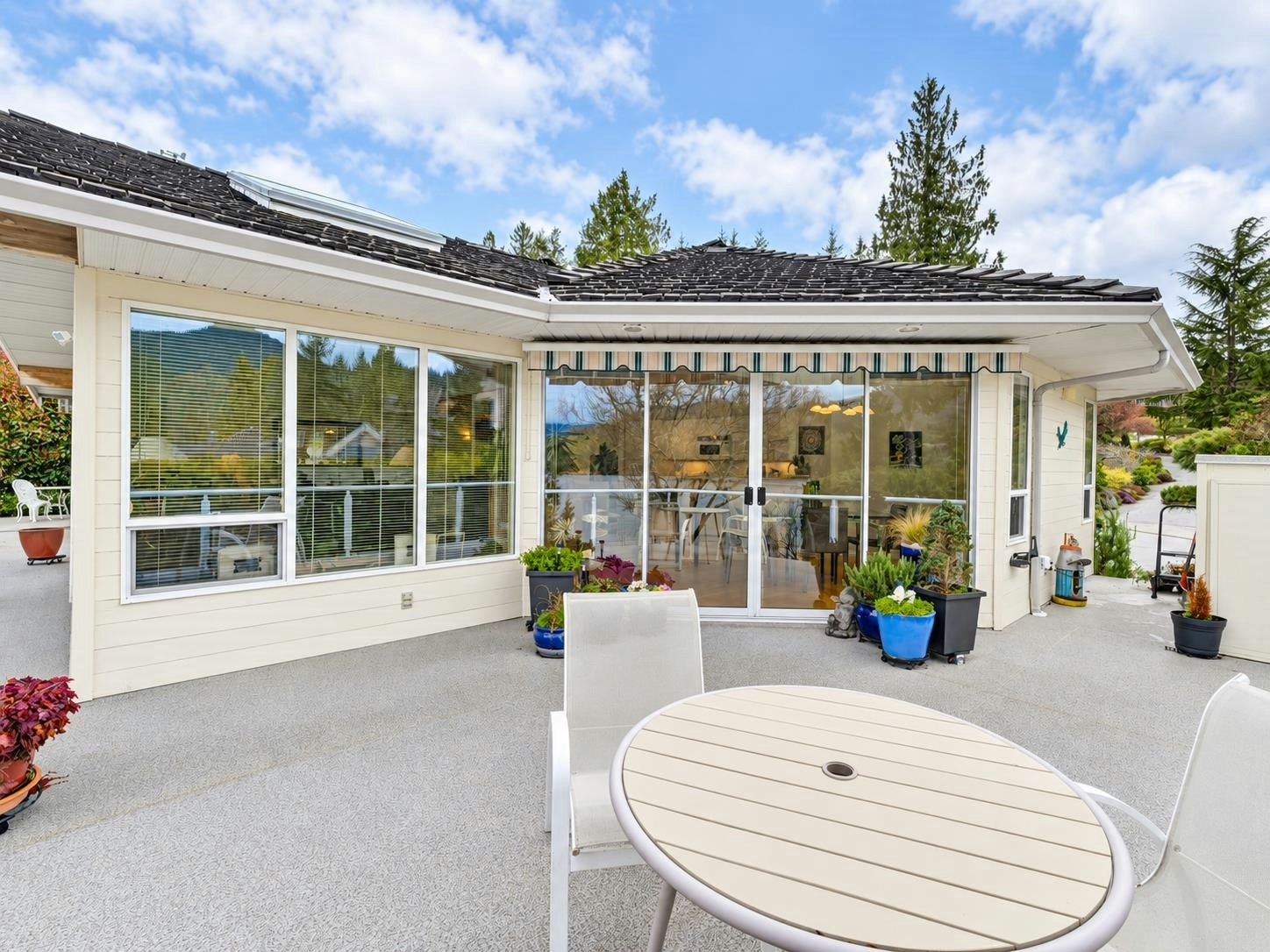 6484 N Gale Avenue, Sechelt, BC, V7Z 0L1 - 23