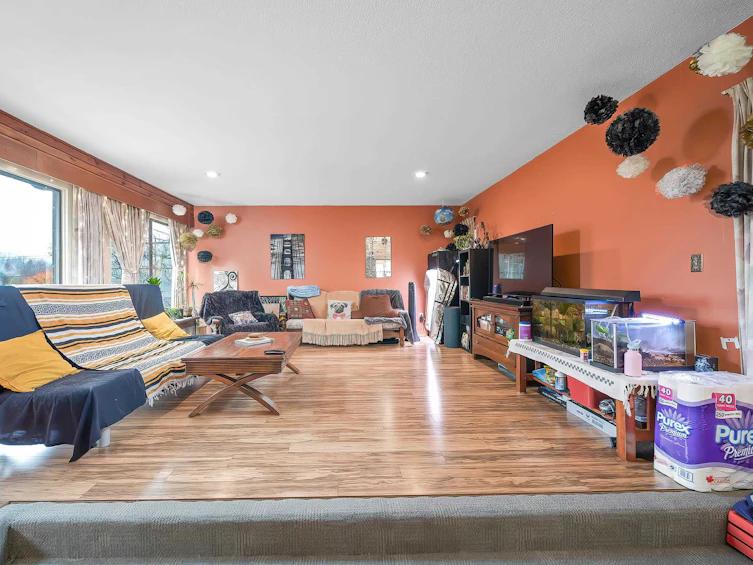 5734 Eglinton Street, Burnaby, BC, V5G 2B6 - 4