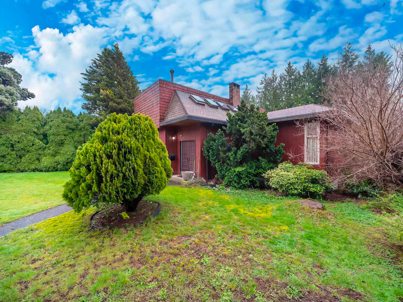 5734 Eglinton Street, Burnaby BC V5G 2B6