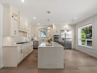 1571 136 Street - 2
