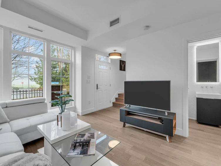 118-2070 Curling Road, North Vancouver, BC, V7P 0C9 - 2
