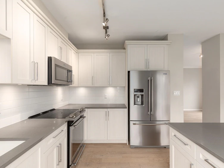 144-3098 Guildford Way, Coquitlam, BC, V3B 7W8 - 5