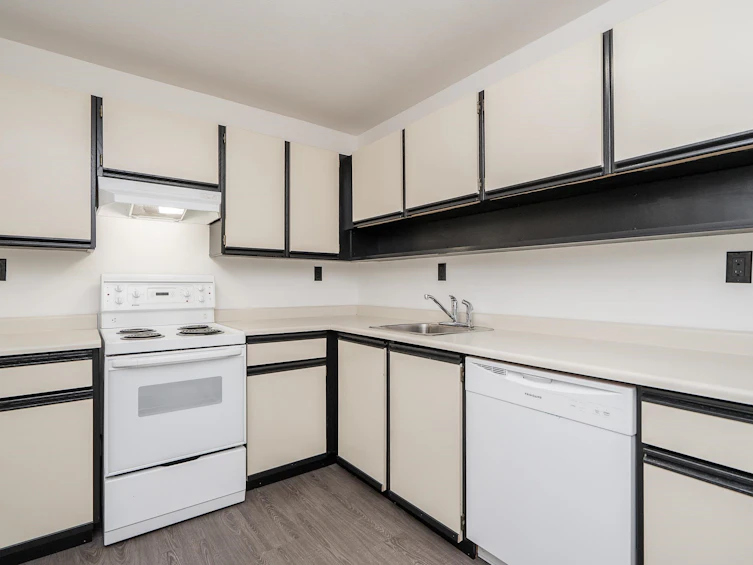 205-13364 102 Avenue, Surrey, BC, V5T 5L8 - 13