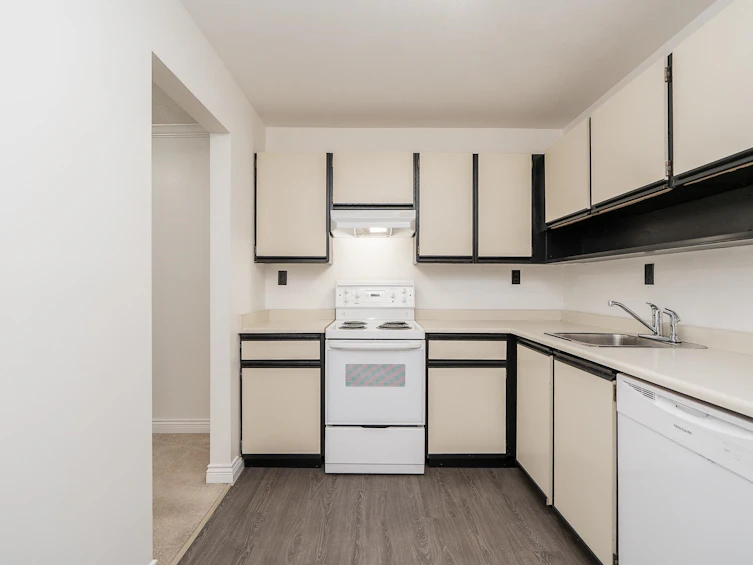 205-13364 102 Avenue, Surrey, BC, V5T 5L8 - 14