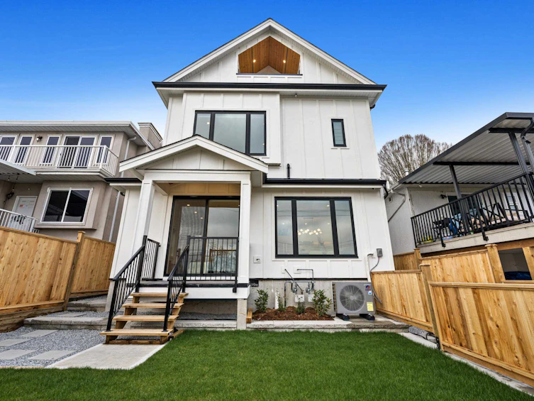 3156-2 E 8th Avenue, Vancouver, BC, V5M 1X6