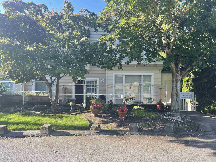 8-1169 Vidal Street, Surrey, BC, V4B 3T4