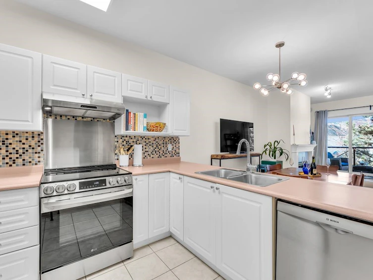 215-2109 Rowland Street, Port Coquitlam, BC, V3C 6J4 - 6