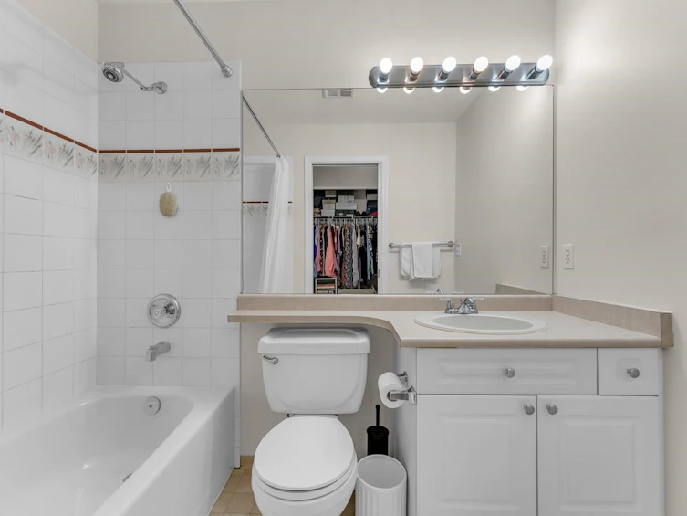 215-2109 Rowland Street, Port Coquitlam, BC, V3C 6J4 - 10