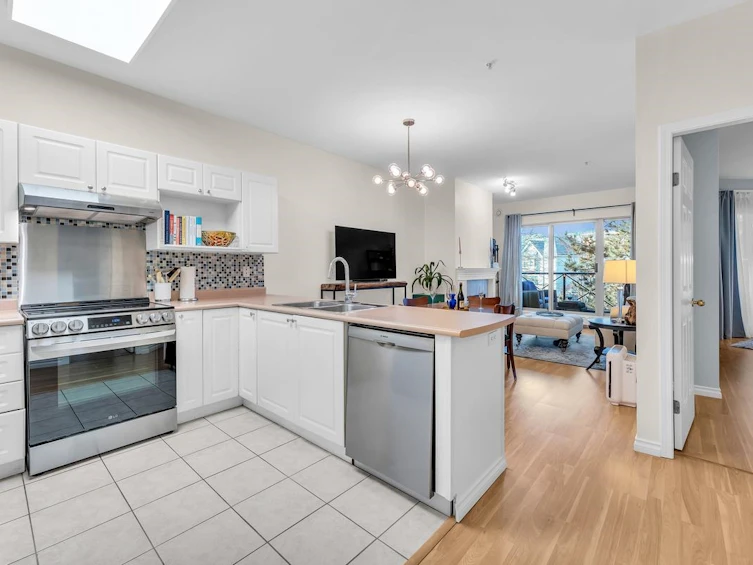 215-2109 Rowland Street, Port Coquitlam, BC, V3C 6J4 - 5