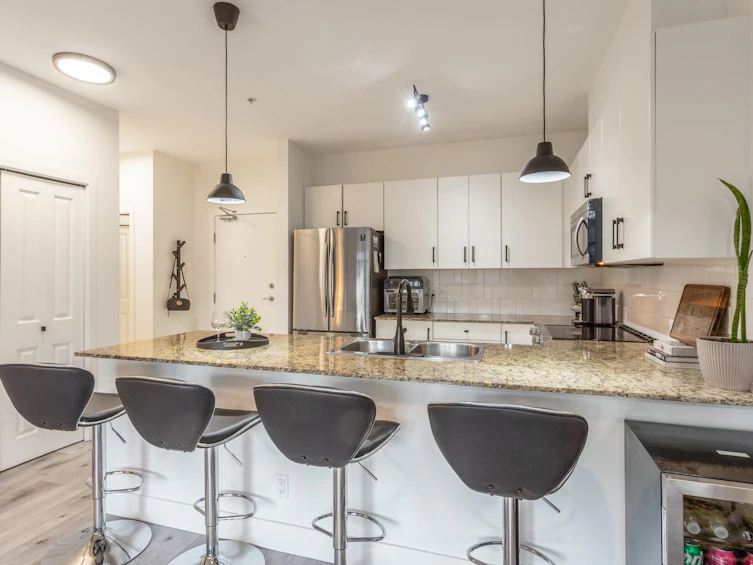 102-15385 101a Avenue, Surrey, BC, V3R 0B4 - 5