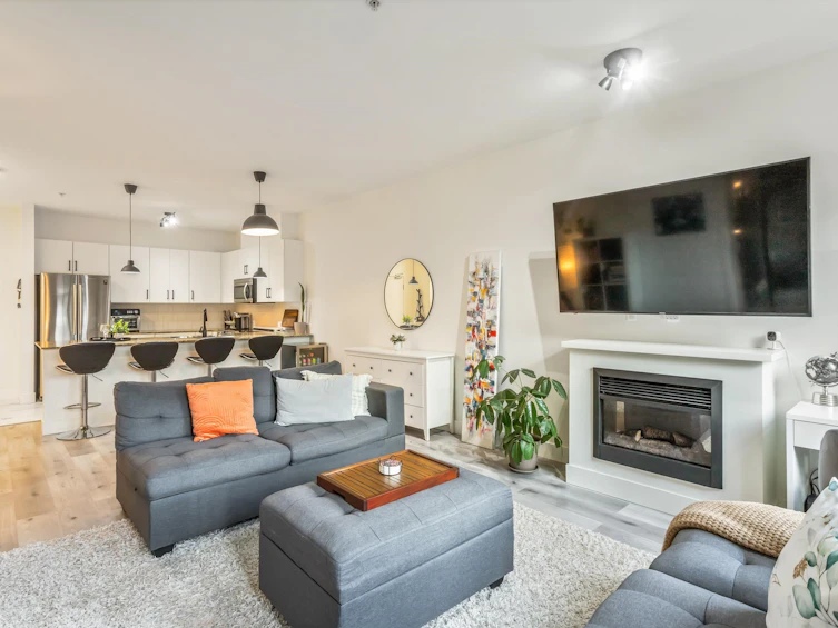 102-15385 101a Avenue, Surrey, BC, V3R 0B4 - 6