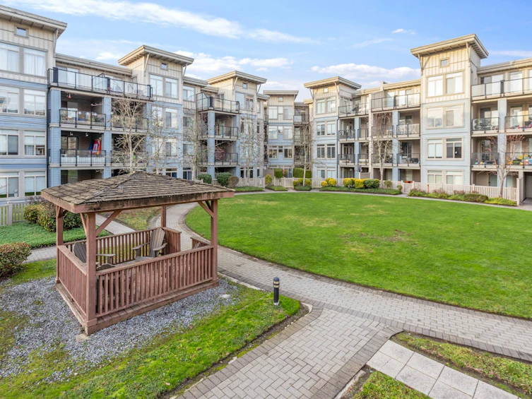 102-15385 101a Avenue, Surrey, BC, V3R 0B4 - 26