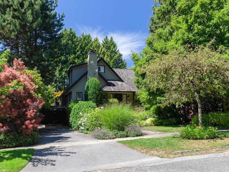 6137 Mccleery Street, Vancouver, BC, V6N 1G3 - 3