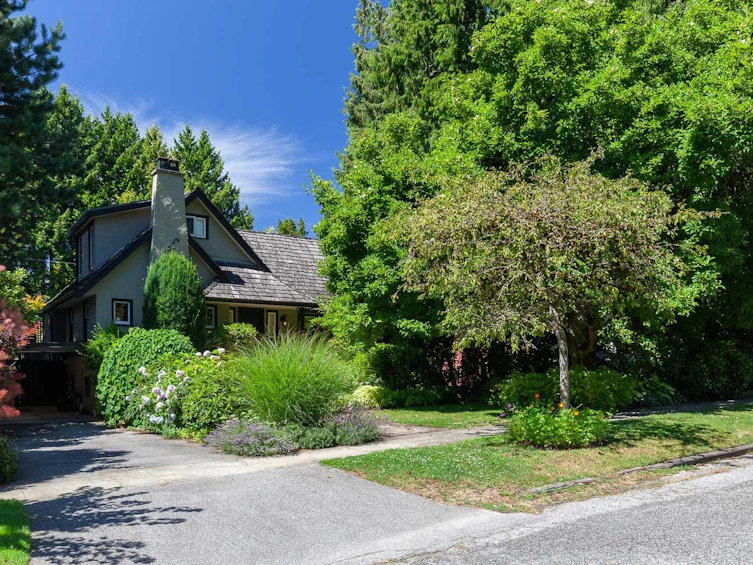 6137 Mccleery Street, Vancouver, BC, V6N 1G3 - 2
