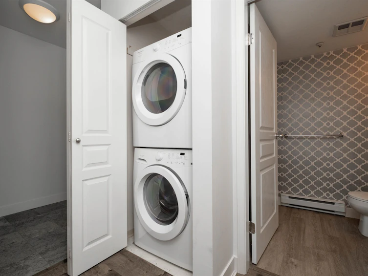 101-8460 Jellicoe Street, Vancouver, BC, V5S 4S8 - 23