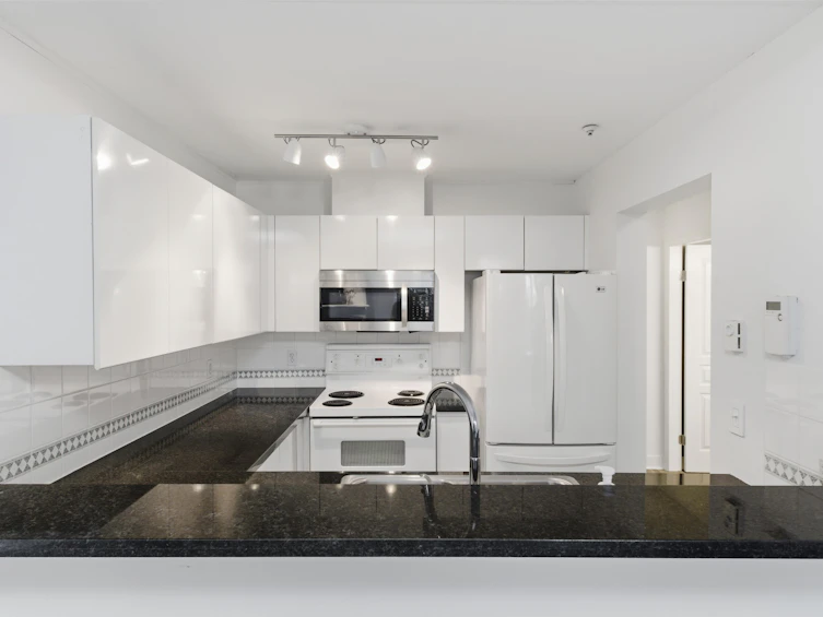 101-8460 Jellicoe Street, Vancouver, BC, V5S 4S8 - 17