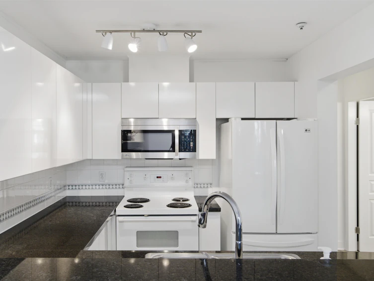 101-8460 Jellicoe Street, Vancouver, BC, V5S 4S8 - 18