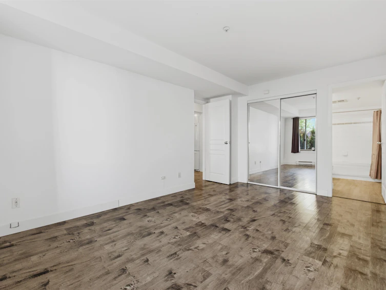 101-8460 Jellicoe Street, Vancouver, BC, V5S 4S8 - 12