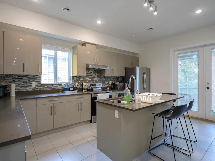 10873 132 Street, Surrey, BC, V3T 3W6 - 12