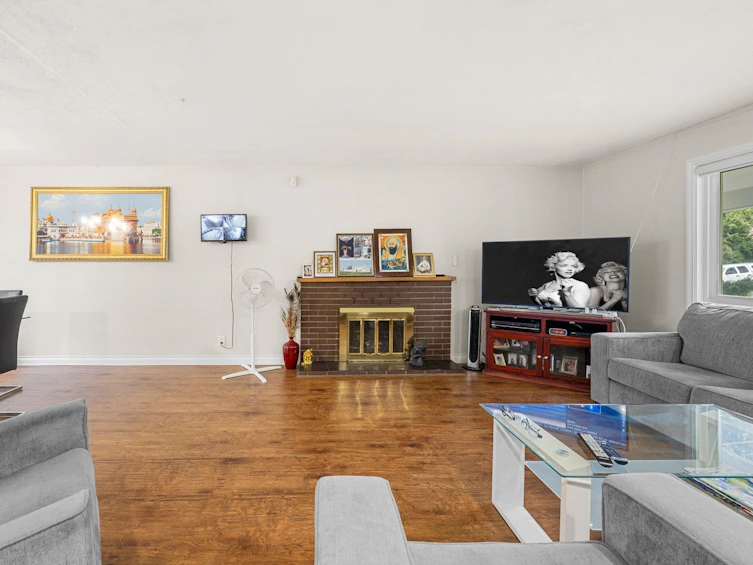 8689 110a Street, Delta, BC, V4C 4K8 - 5
