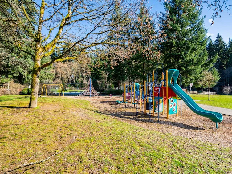 405-1000 Bowron Court, North Vancouver, BC, V7H 2W1 - 34