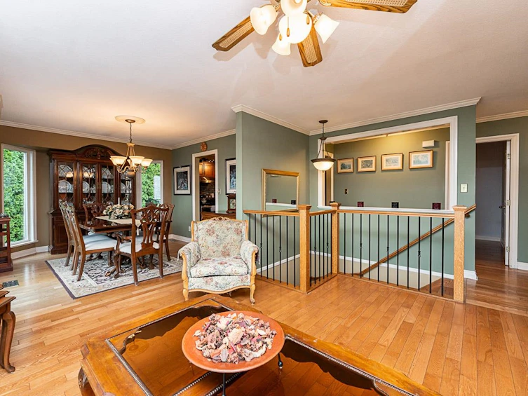 2259 Mountain Drive, Abbotsford, BC, V3G 1E4 - 3