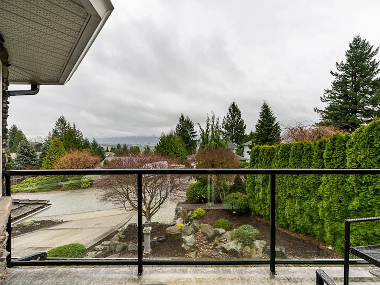 2259 Mountain Drive, Abbotsford, BC, V3G 1E4 - 24