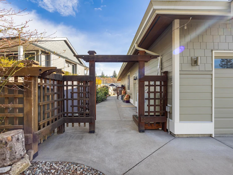 9326 Jorgensen Place, Halfmoon Bay, BC, V7Z 1B4 - 6
