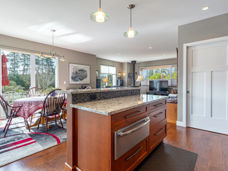 9326 Jorgensen Place, Halfmoon Bay, BC, V7Z 1B4 - 13