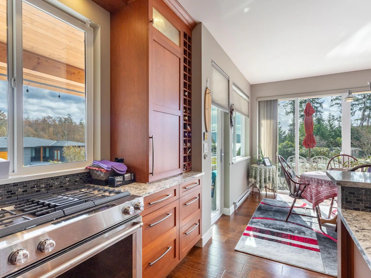 9326 Jorgensen Place, Halfmoon Bay, BC, V7Z 1B4 - 12