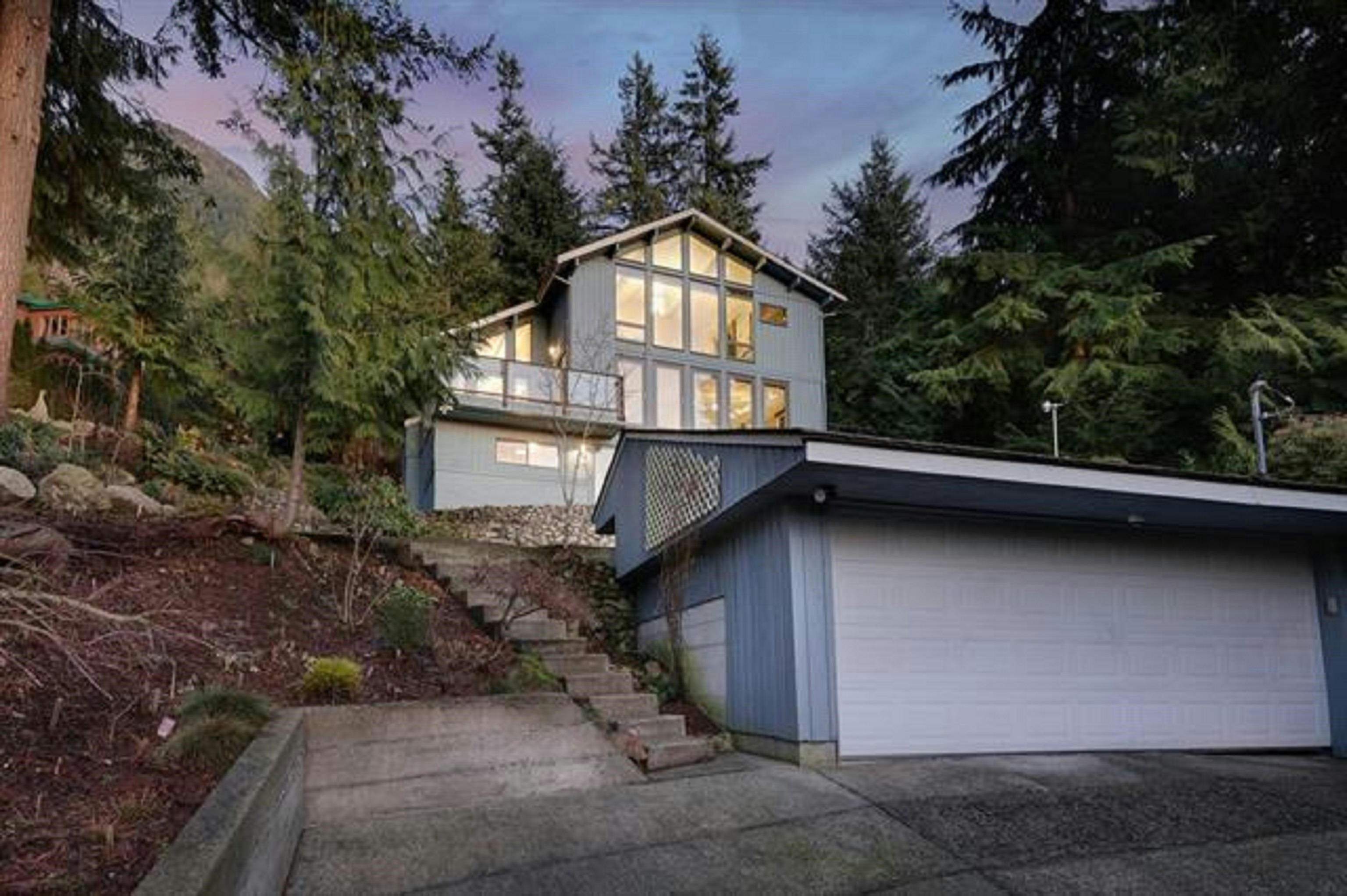 445 Mountain Drive, West Vancouver, BC, V0N 2E0 - 5